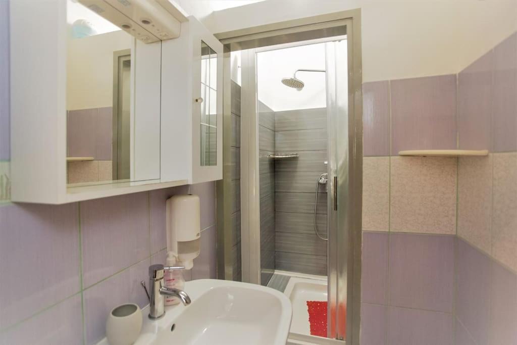 Apartman Den,Rovinj Oaza U Centru Grada I Besplatnim Parkingom Exterior foto